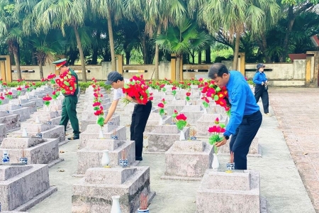 Tuổi trẻ Quảng Trị tri ân các anh hùng liệt sĩ
