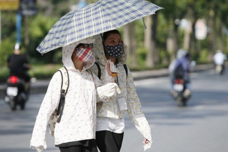 Thời tiết ngày 19/7: Miền Bắc nắng gắt, chiều tối bắt đầu mưa to cục bộ