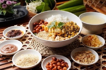 Cơm hến xứ Huế: Một tô cơm, một dòng sông, một đời sống