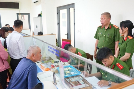 Mất trắng 129 triệu sau cuộc gọi “cập nhật VNeID” từ kẻ mạo danh công an