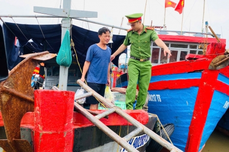 Hiện 5.775 phương tiện tại Thanh Hóa đã neo đậu, tránh trú bão an toàn tại bến