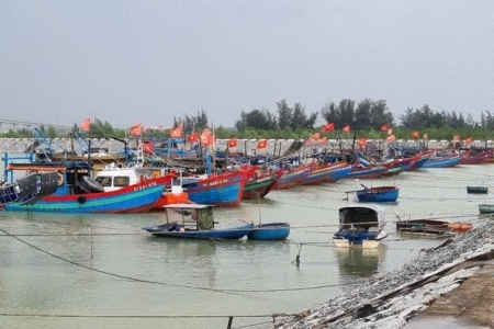 Hà Tĩnh cấm các phương tiện ra khơi để phòng chống bão số 3