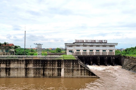 Phó Thủ tướng Trần Hồng Hà kiểm tra công tác phòng, chống bão tại tỉnh Hưng Yên