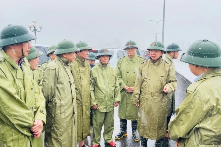 Phó Thủ tướng Chính phủ Trần Hồng Hà kiểm tra, chỉ đạo công tác ứng phó bão số 3 tại Thanh Hóa