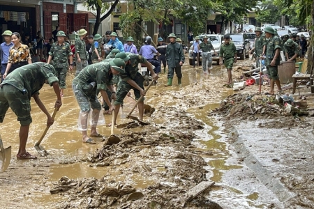 Thủ tướng yêu cầu nhanh chóng khắc phục hậu quả bão số 3 và mưa lũ
