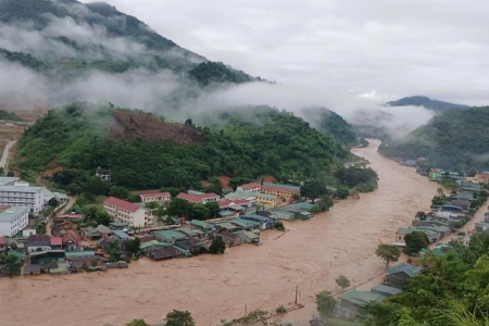 Chủ tịch UBND tỉnh trực tiếp chỉ đạo ứng phó mưa lũ tại miền Tây Nghệ An