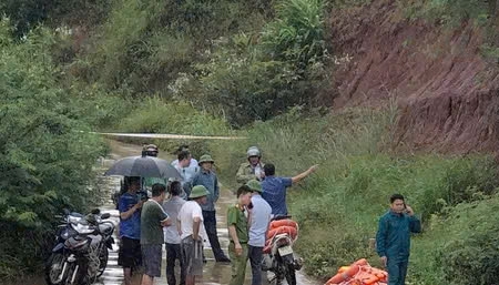 Lạng Sơn: Xác minh, tìm kiếm 2 người bị nước cuốn lũ trôi