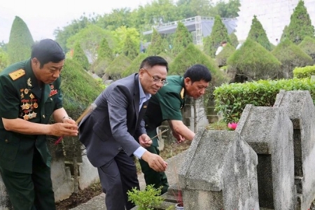 Hiệp hội Doanh nghiệp Thanh Hóa dâng hương tri ân các Anh hùng liệt sĩ