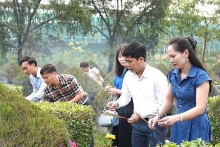 Hội Doanh nhân trẻ Thanh Hóa dâng hương tưởng niệm các anh hùng liệt sĩ