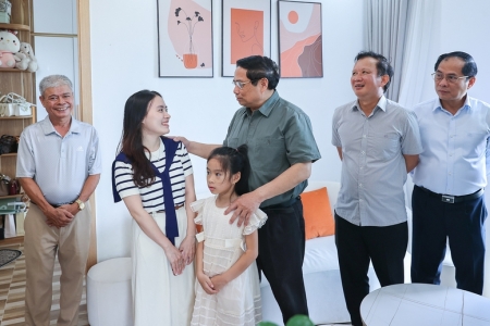 Thủ tướng thăm cây cầu mới qua sông Hương và dự án nhà ở xã hội tại Huế