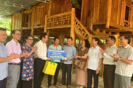 Hiệp hội Du lịch tỉnh Thanh Hóa trao nhà tình nghĩa, tặng quà gia đình chính sách