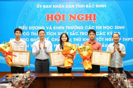 Bắc Ninh khen thưởng học sinh đạt thành tích cao tại kỳ thi Olympic và nghệ sỹ đạt giải Vàng Liên hoan nghệ thuật châu Á 2025