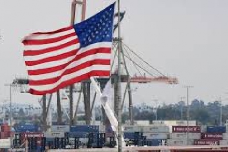 Nóng và mới: Tổng thống Donald Trump muốn nâng thuế quan cơ sở lên 15-20%