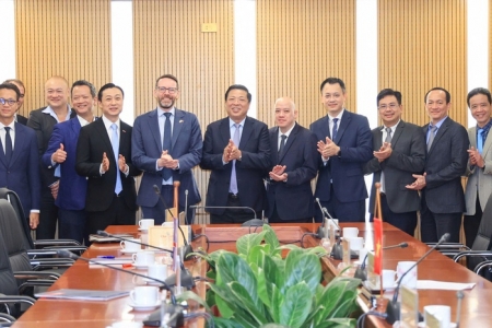 Tăng cường hợp tác đường sắt, hàng không Việt Nam - Vương quốc Anh