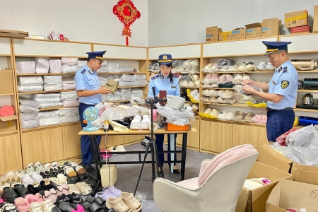 Chi cục QLTT Lạng Sơn: Kiểm tra, kiểm soát chặt chẽ kinh doanh thương mại điện tử