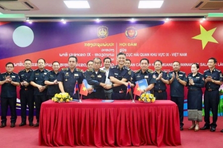 Hải quan khu vực IX và Hải quan các tỉnh Khammuane, Savannakhet, Salavan ký kết biên bản hợp tác