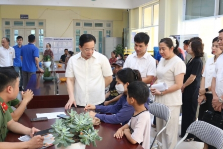 Bí thư Tỉnh ủy Lạng Sơn Hoàng Văn Nghiệm làm việc với các phường về vận hành mô hình chính quyền địa phương 2 cấp