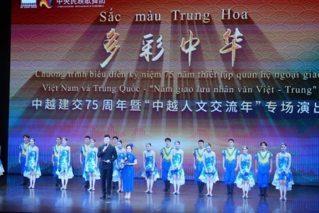 Sắc màu Trung Hoa: Cầu nối văn hóa Việt Nam–Trung Quốc