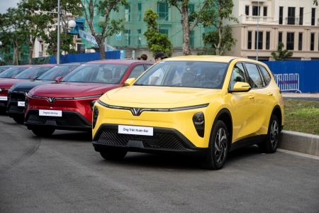 Có gì đặc biệt trong những chiếc Limo Green đầu tiên tới tay khách hàng Việt?