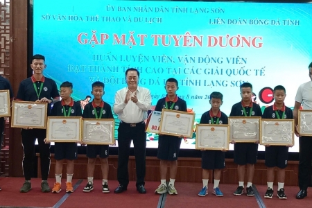 Lạng Sơn: Gặp mặt tuyên dương huấn luyện viên, vận động viên thể thao đạt thành tích cao