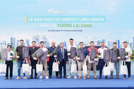 Tài xế chạy dịch vụ nhận xét VinFast Limo Green dáng đẹp, nội thất rộng hơn nhiều xe MPV cùng tầm tiền