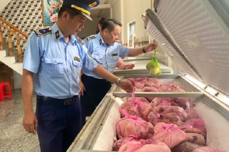 Gia Lai tạm giữ trên 4 tấn thịt và mỡ lợn có mùi hôi thối