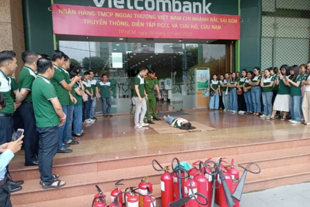 Vietcombank Bắc Sài Gòn diễn tập phòng cháy chữa cháy và cứu hộ cứu nạn năm 2025