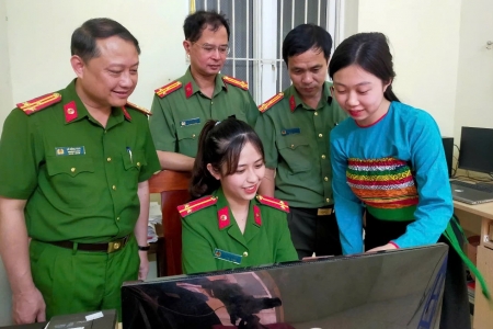 Phấn đấu đến ngày 15/8/2025 hoàn thành việc cấp, đổi Thẻ đảng viên mới theo quy định