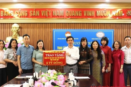 Ngân hàng Nhà nước - Chi nhánh khu vực 7 trao 5 tỷ đồng hỗ trợ xây dựng nhà ở cho hộ nghèo tại Thanh Hóa
