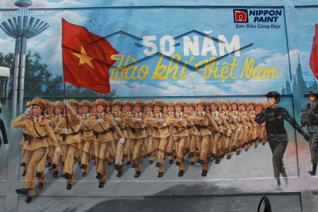 Ấn tượng bức tranh diễu binh dài 300m ở trung tâm TP. Hồ Chí Minh