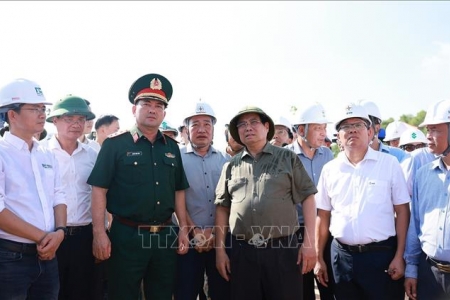 Thủ tướng kiểm tra tiến độ thi công dự án Đường dây 500 kV Lào Cai - Vĩnh Yên