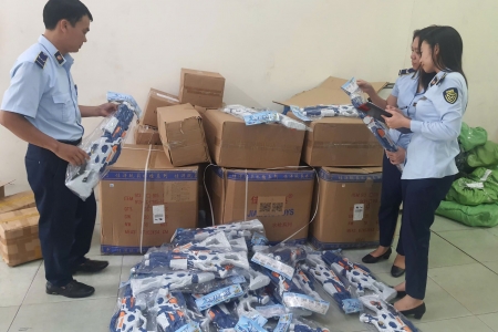 Kiểm tra, xử phạt 2 cơ sở kinh doanh đồ chơi trẻ em nhập lậu, vi phạm quy định về TMĐT