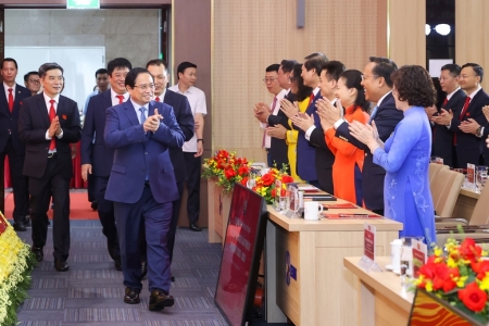 Thủ tướng: Bảo đảm đủ điện cho tăng trưởng 2 con số và tránh các cú sốc về giá