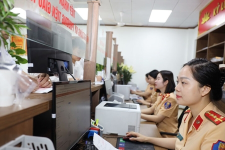 Hưng Yên tạo điều kiện thuận lợi cho người dân và doanh nghiệp đăng ký xe