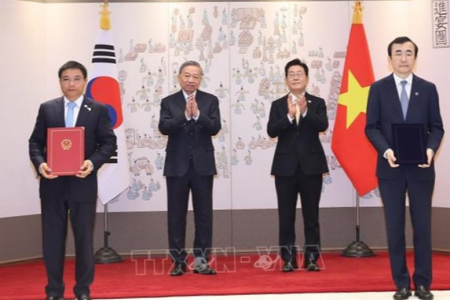Tổng Bí thư Tô Lâm chứng kiến lễ trao các văn kiện hợp tác Việt Nam - Hàn Quốc