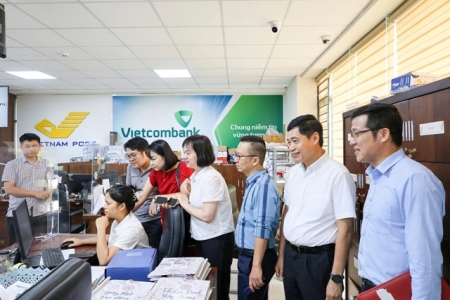 Cục Chuyển đổi số Quốc gia kiểm tra việc triển khai dịch vụ công trực tuyến tại Nghệ An