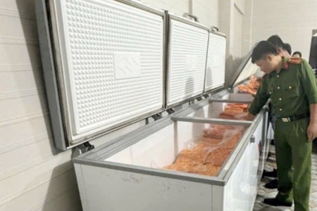 Đồng Tháp: Thu giữ hơn 13 tấn thịt, mỡ động vật và đường không rõ nguồn gốc