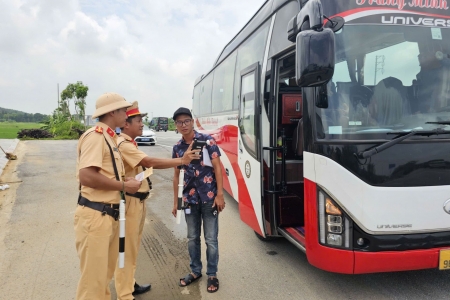 Công an Thanh Hóa xử lý nghiêm các hành vi vi phạm của phương tiện kinh doanh vận tải