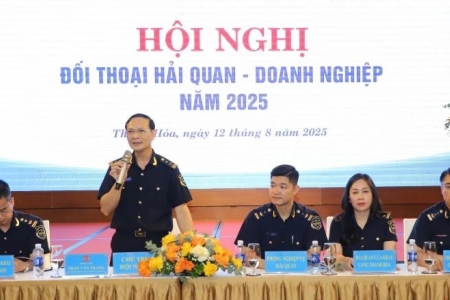 Chi cục Hải quan khu vực X đối thoại với hơn 200 doanh nghiệp