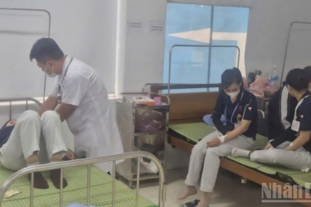 Vụ 29 công nhân nghi ngộ độc thực phẩm ở Hưng Yên: Đơn vị cung cấp suất ăn chưa được cấp chứng nhận an toàn thực phẩm