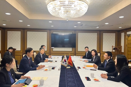 Bộ trưởng Bộ Tài chính làm việc với Phó Thủ tướng, Bộ trưởng Bộ Kinh tế và Tài chính Hàn Quốc