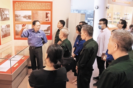 Nhiều tư liệu, hiện vật thời kỳ Cách mạng Tháng Tám trưng bày tại bảo tàng Bắc Ninh