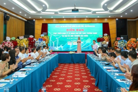 Diễn đàn "Phát triển kinh tế tư nhân gắn với tăng trưởng xanh và bảo vệ môi trường bền vững"