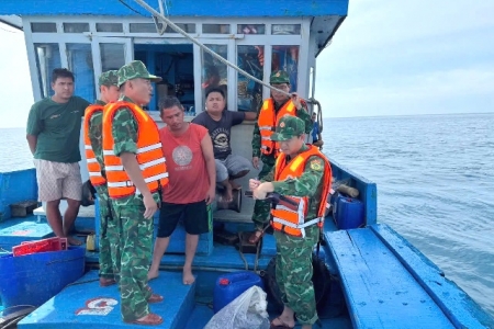 Đắk Lắk: Bộ đội biên phòng ứng cứu kịp thời tàu cá gặp nạn trên biển