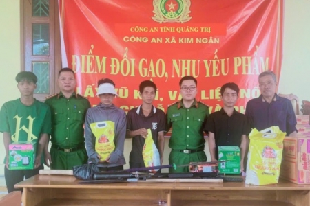 Mô hình “đổi gạo lấy vũ khí” lan tỏa tinh thần tự giác chấp hành pháp luật ở Quảng Trị