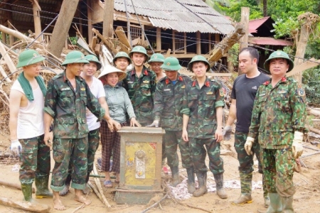 Nghệ An: Phát hiện 21 két sắt trong quá trình khắc phục hậu quả lũ tại Mỹ Lý