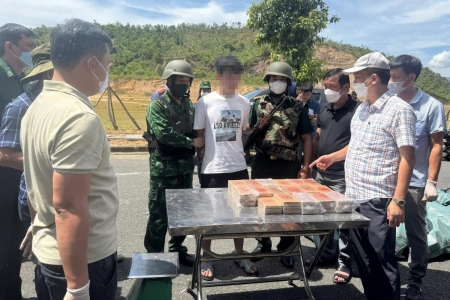 Triệt phá đường dây vận chuyển gần 300kg ma túy
