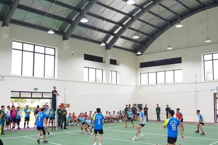 Khai mạc giải thể thao chào mừng 80 năm Ngày truyền thống LLVT tỉnh Thanh Hóa