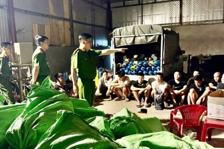 Hải Phòng: Triệt phá đường dây mua bán “khí cười” số lượng lớn, tạm giữ 18 đối tượng