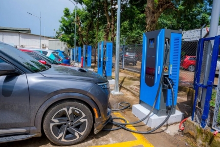Hà Nội: Rà soát quỹ đất để phát triển trạm sạc xe điện